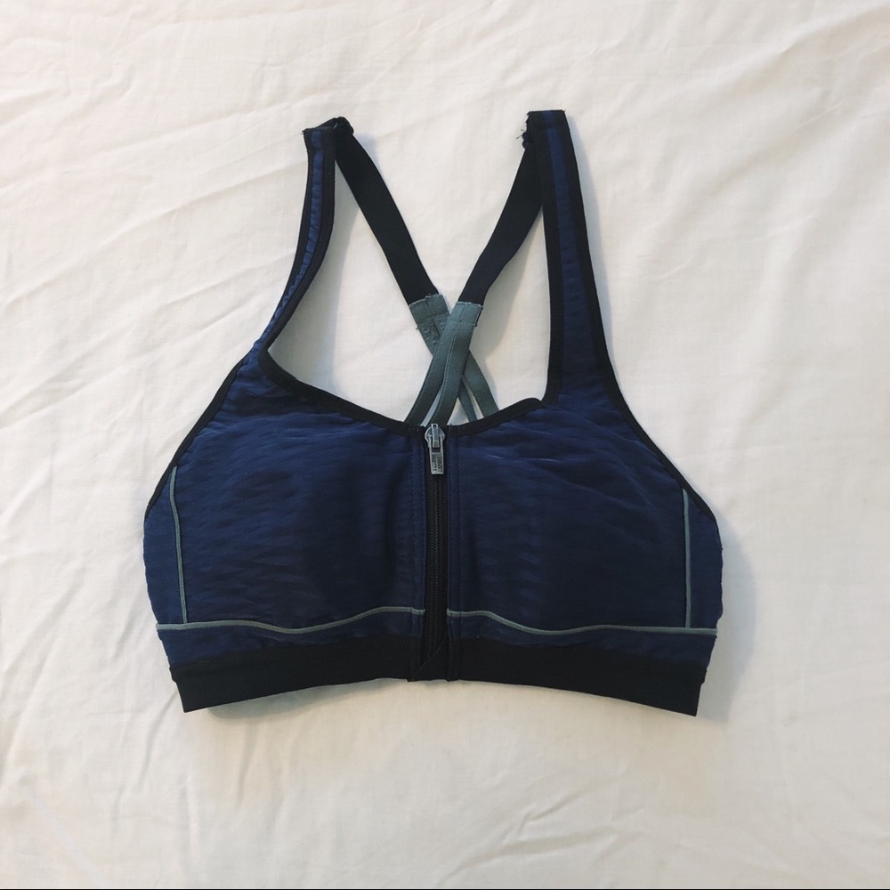 Victoria’s Secret Knockout Front-Close Sports Bra